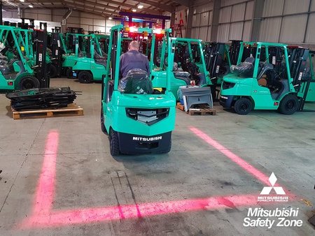 Stay safe on foot around forklifts Stay safe on foot around forklifts